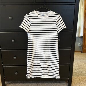 Old Navy Black and White Striped Tee
